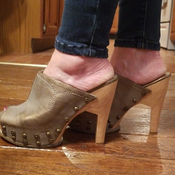 Calvin Klein Heels - Picture 4 of 6